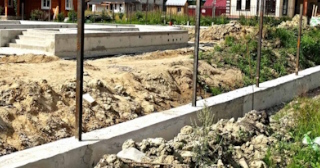 Фундамент под забор заказать в Саяногорске - заливка фундамента для забора | от 1552 за п.м.
